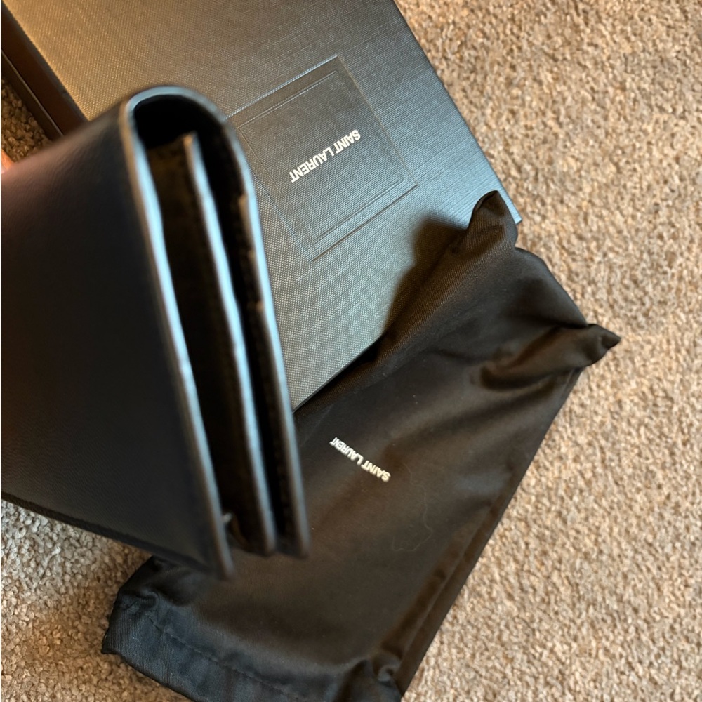 Saint Laurent Black Textured Wallet - Picture 9 of 14